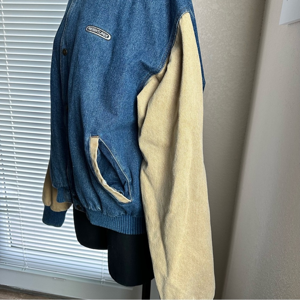 Turning Point Peterbilt Freightliner Vintage Tan … - image 2